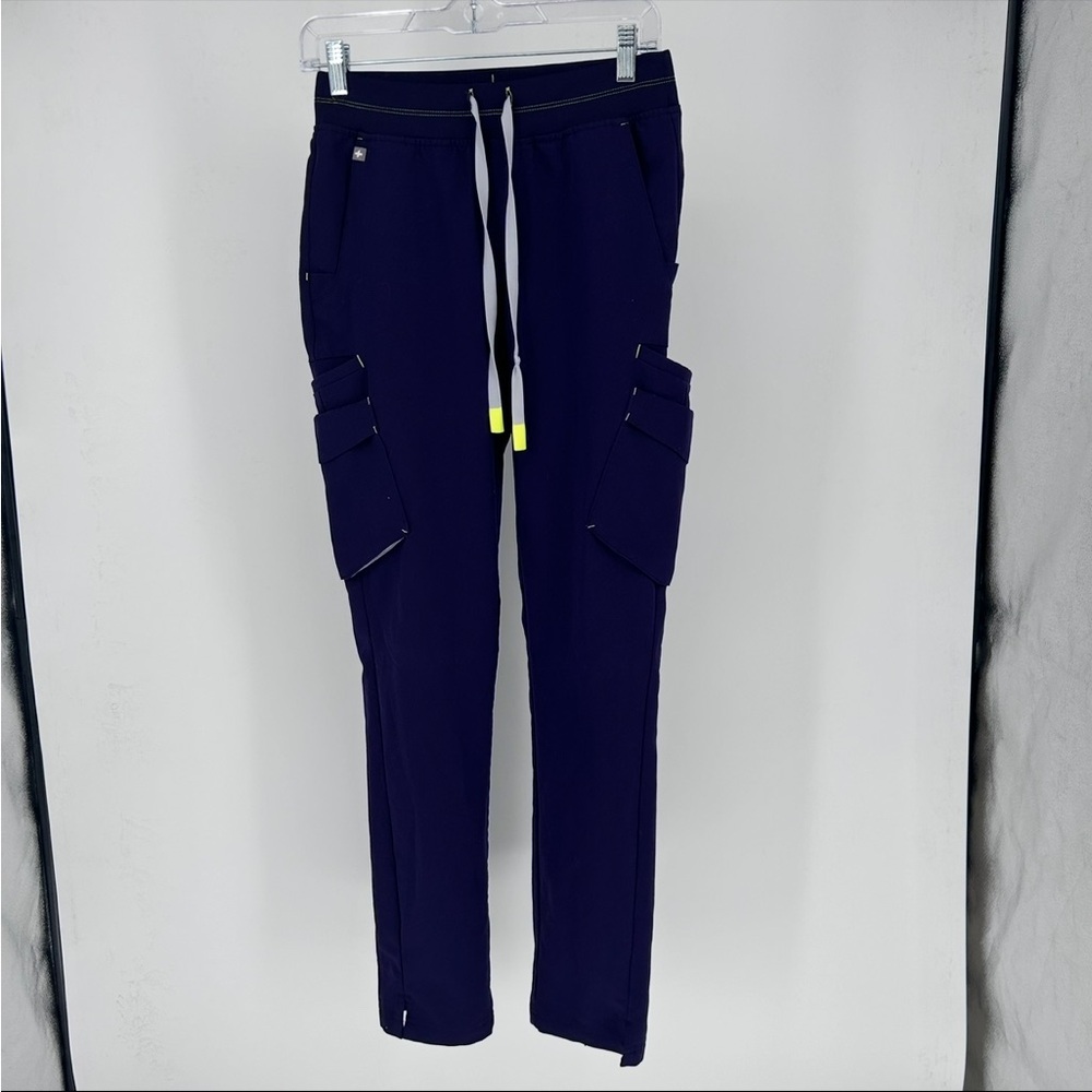 FIGS  women's  Soeng Scrub Pants size XS tall In purple